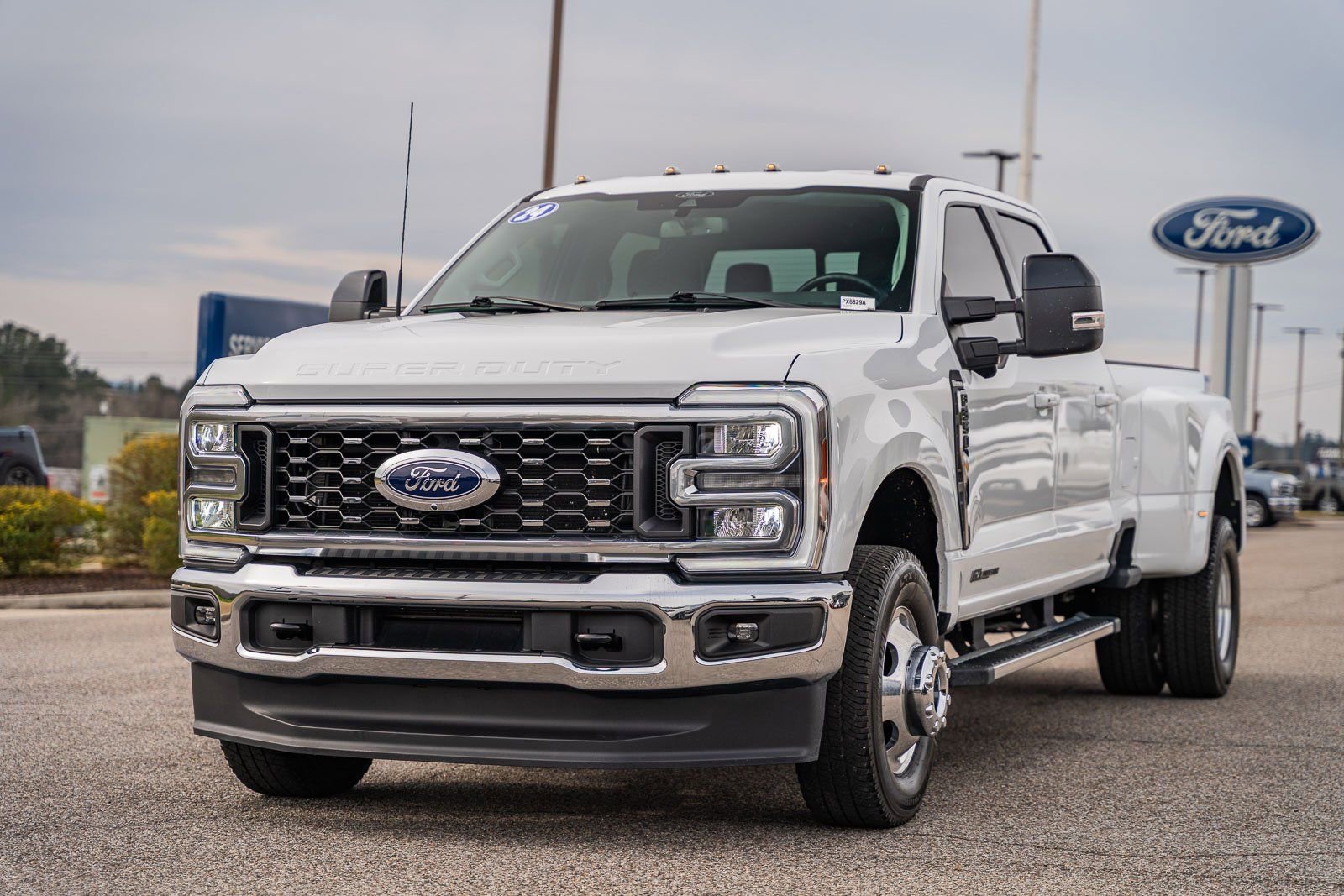 Certified 2024 Ford F350 Lariat image 4