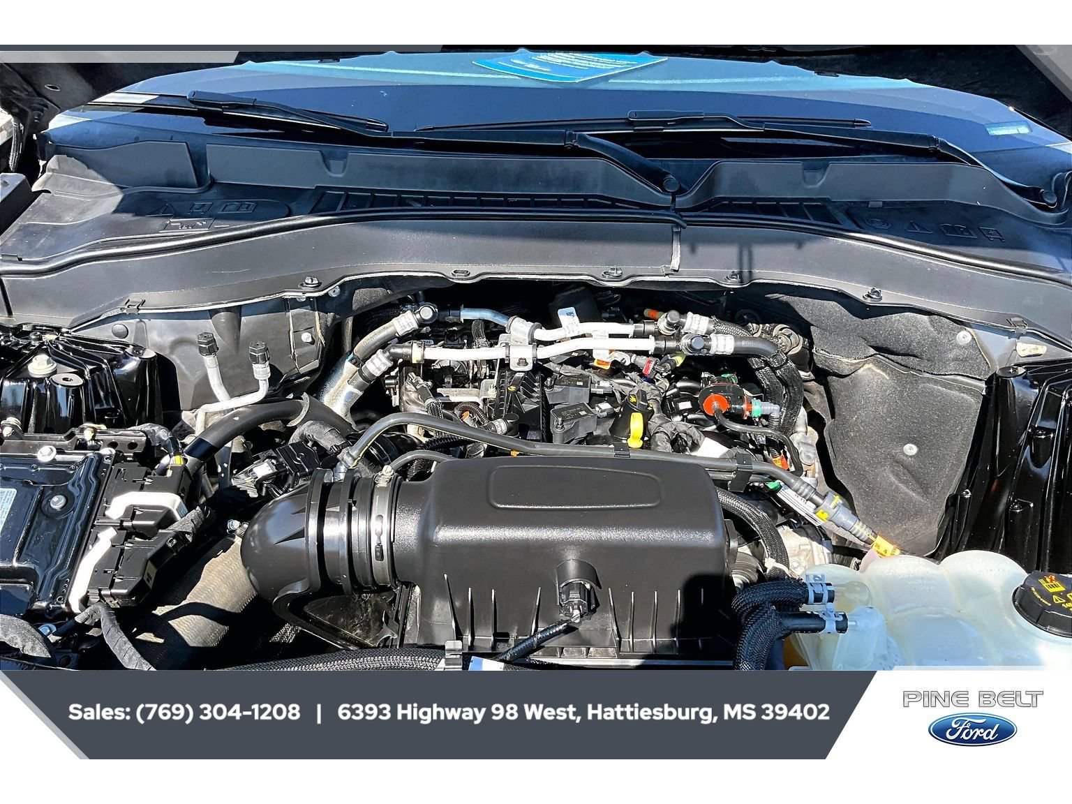 Certified 2021 Ford Explorer XLT w/ Equipment Group 202A RWD image 8