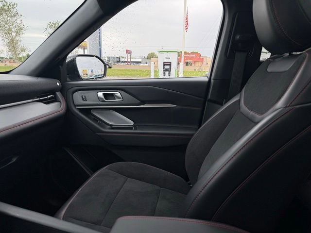 Certified 2025 Ford Explorer ST w/ Sun And Sound Package AWD/4WD image 19