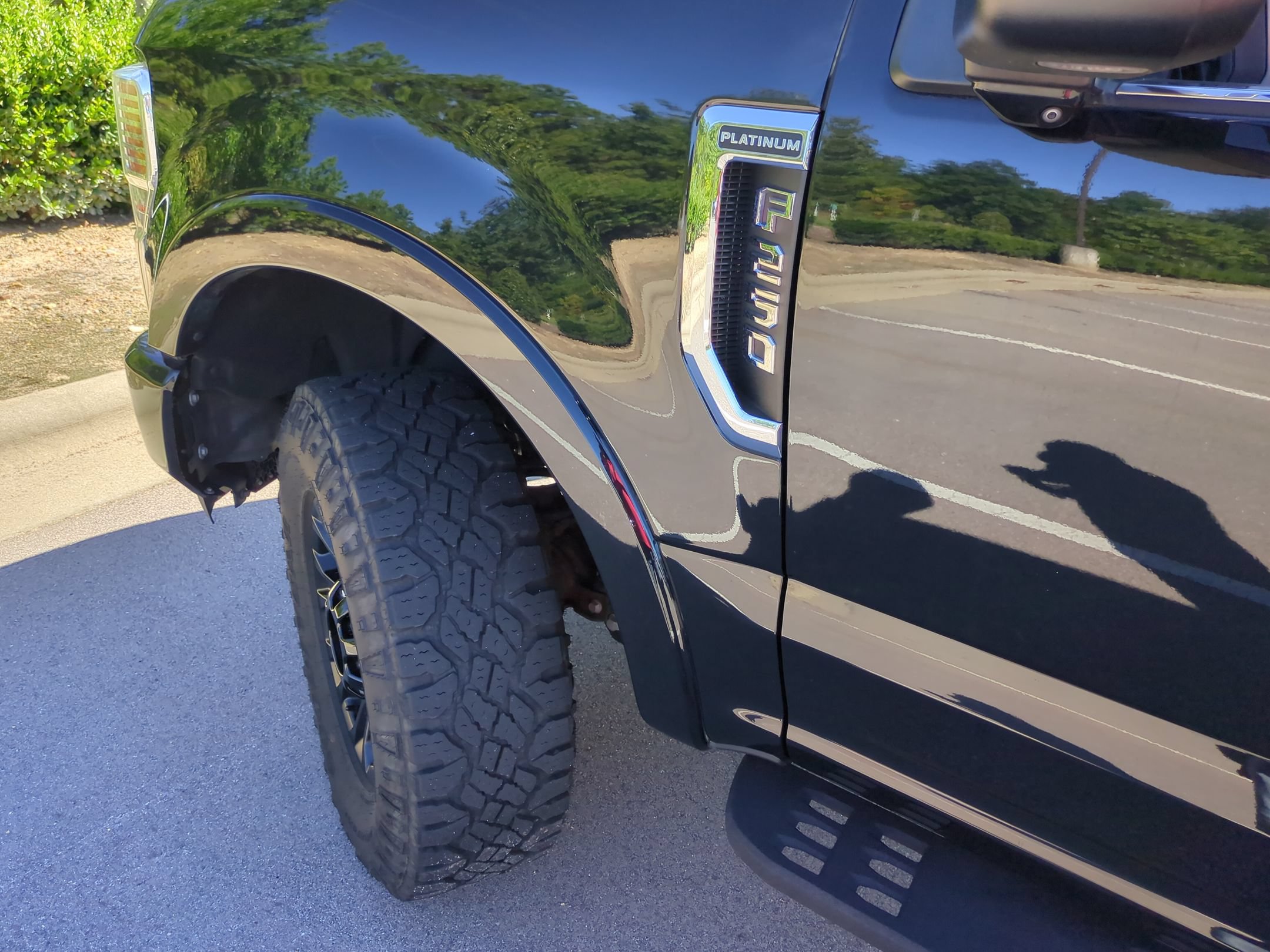 Certified 2022 Ford F250 Platinum w/ Tremor Off-Road Package AWD/4WD image 12