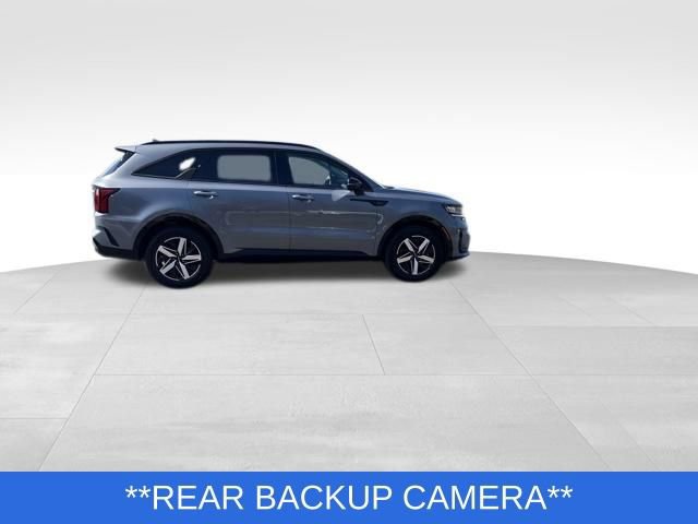 Used 2023 Kia Sorento S image 4