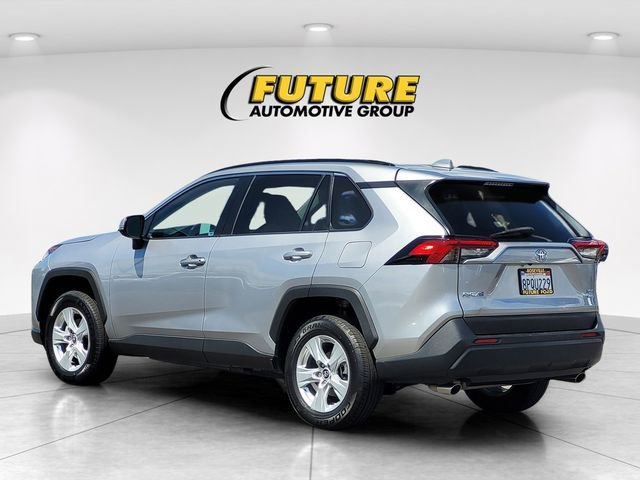 Used 2019 Toyota RAV4 XLE AWD/4WD image 7