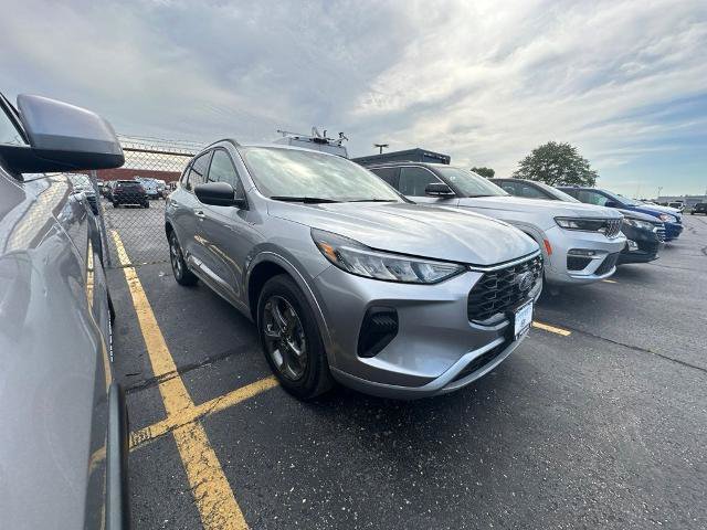 Certified 2024 Ford Escape ST-Line w/ Tech Pack #1 AWD/4WD image 3