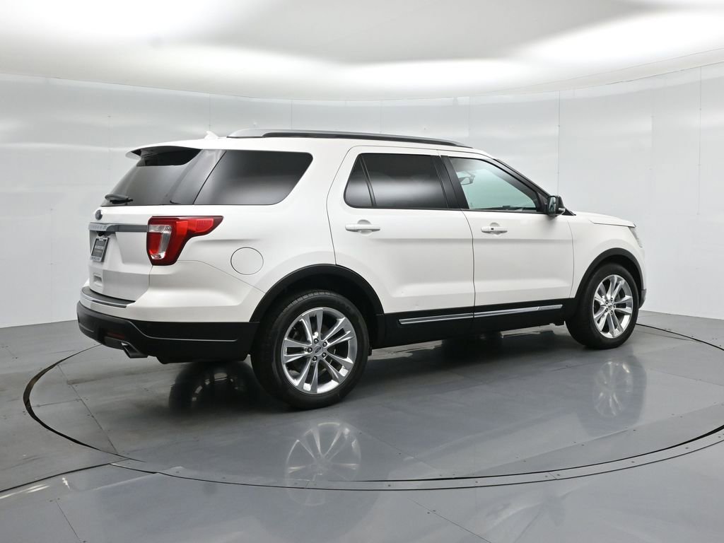 Certified 2018 Ford Explorer XLT w/ Equipment Group 202A FWD image 26
