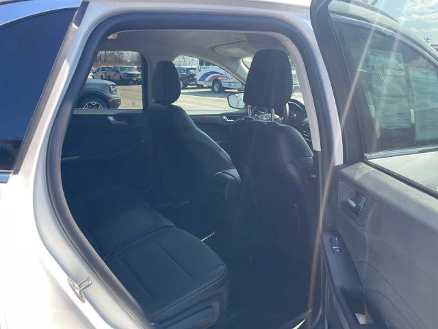 Certified 2022 Ford Escape Titanium image 9