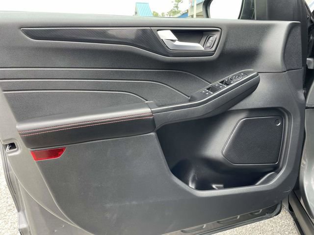 Certified 2025 Ford Escape ST-Line image 15