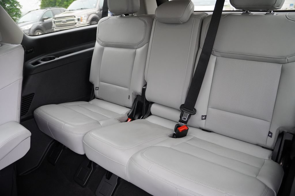 Certified 2025 Ford Expedition Max Platinum w/ Driver's Package AWD/4WD image 19