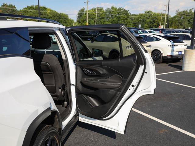 Used 2022 GMC Terrain SLE w/ Driver Convenience Package AWD/4WD image 32