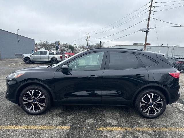 Certified 2022 Ford Escape SE w/ SE Sport Appearance Package AWD/4WD image 4