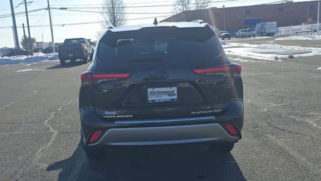 Used 2022 Toyota Highlander Platinum image 5