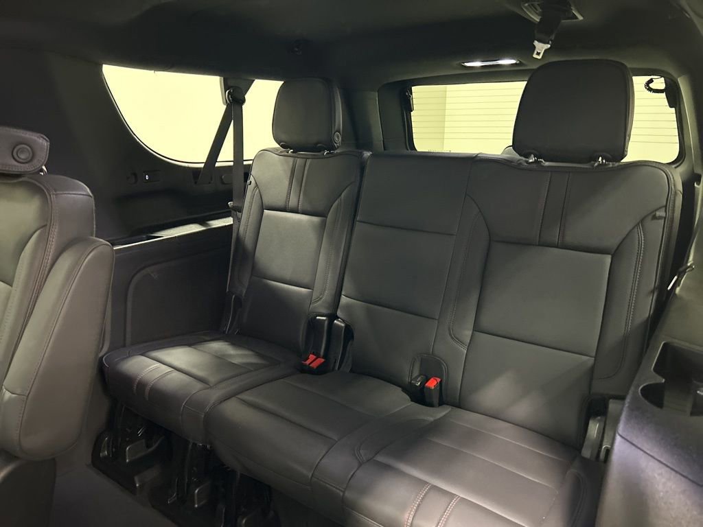 Used 2023 Chevrolet Suburban RST w/ Luxury Package image 28