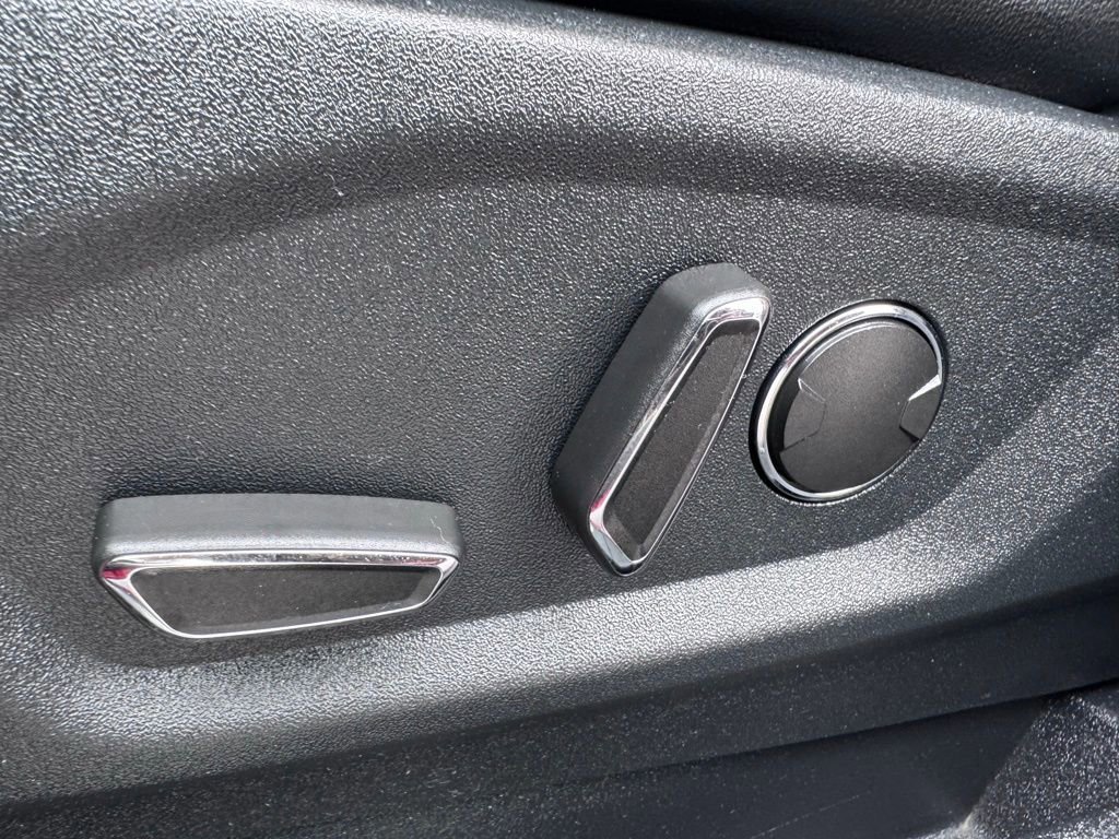 Certified 2019 Ford Edge Titanium w/ Equipment Group 301A image 28