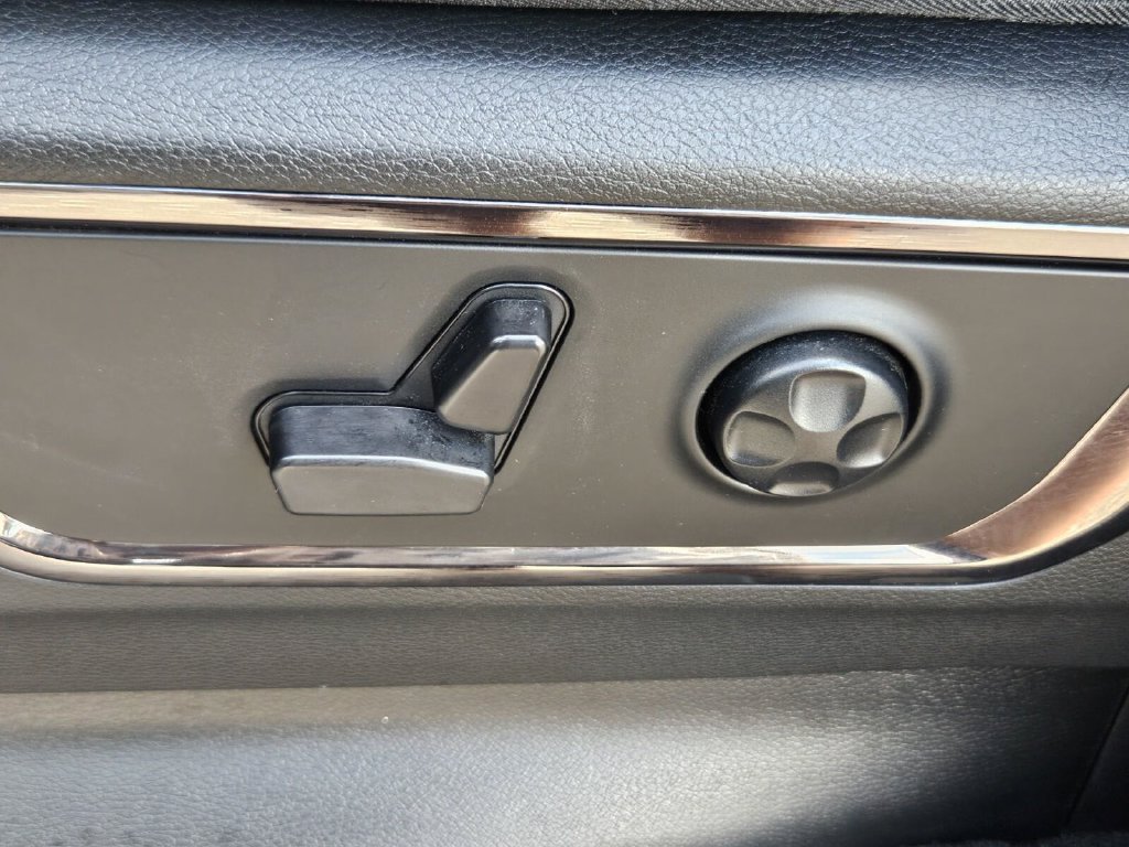 Used 2025 RAM 1500 Limited AWD/4WD image 22