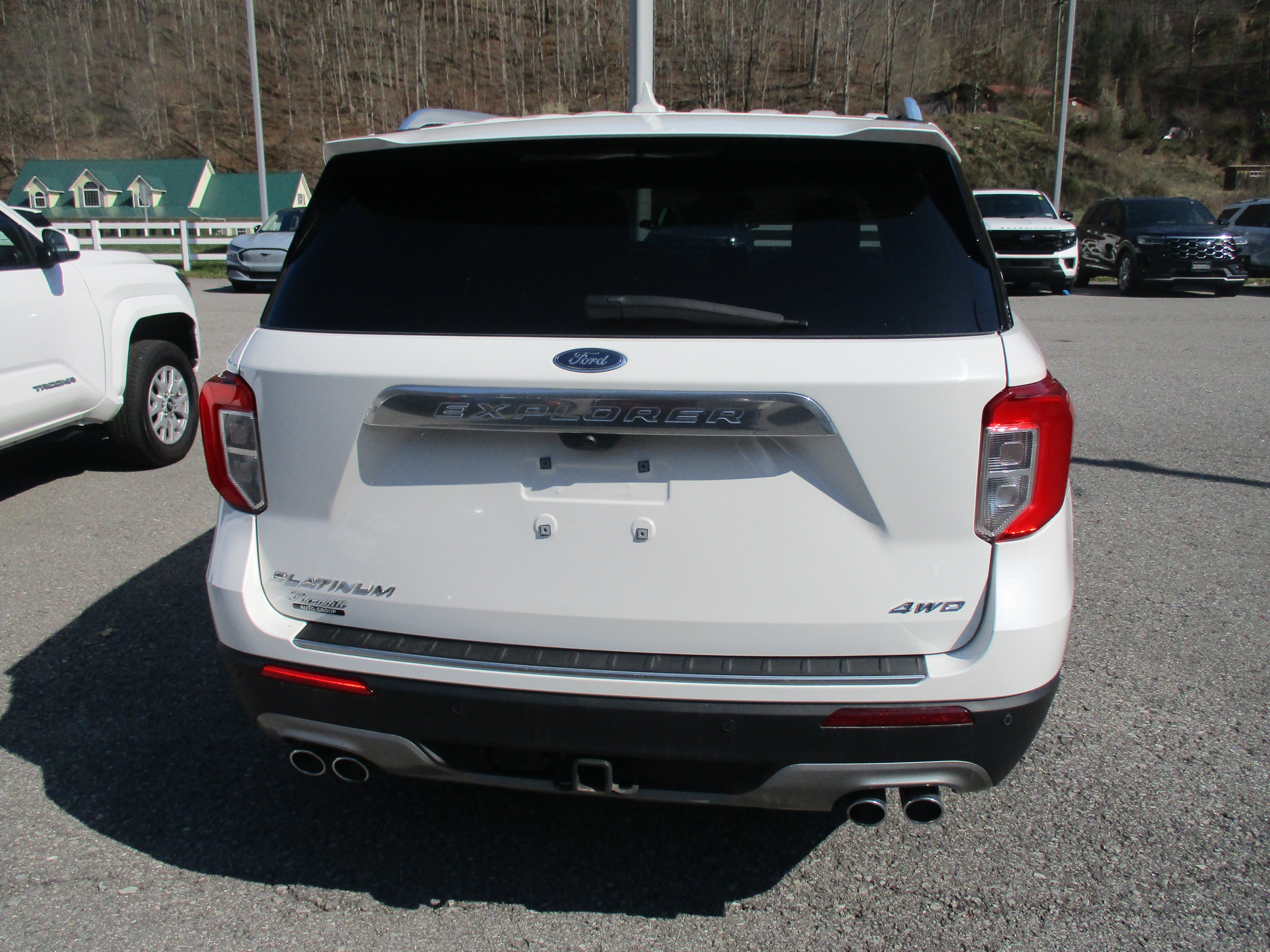 Certified 2023 Ford Explorer Platinum w/ Technology Package AWD/4WD image 5