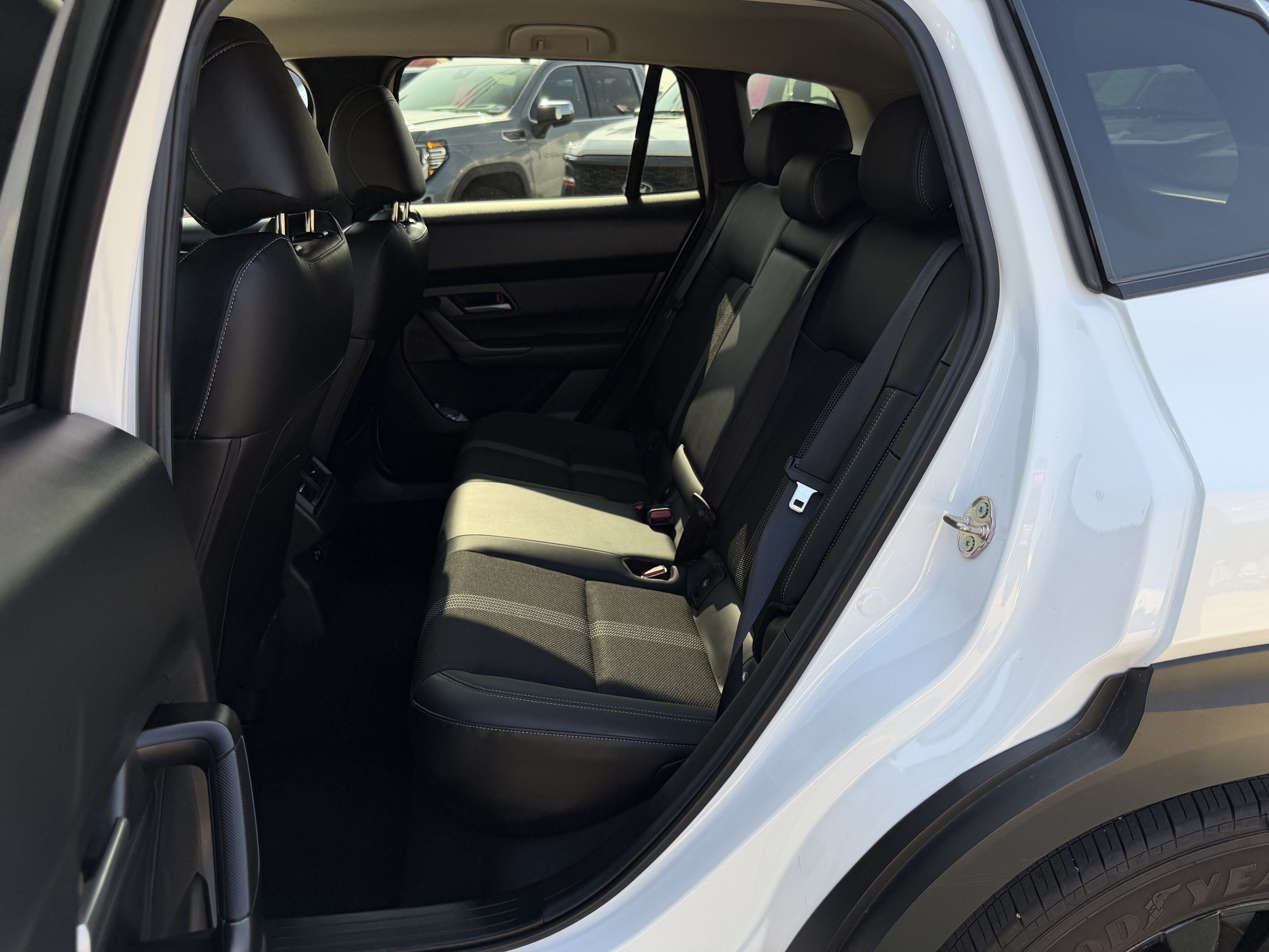Used 2025 MAZDA CX-50 AWD 2.5 S w/ Preferred Package image 13