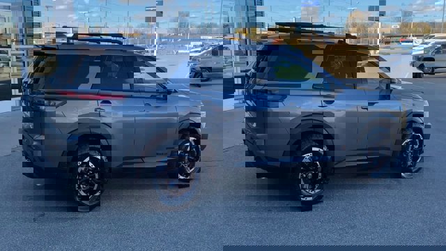 Used 2025 Nissan Pathfinder Rock Creek image 2