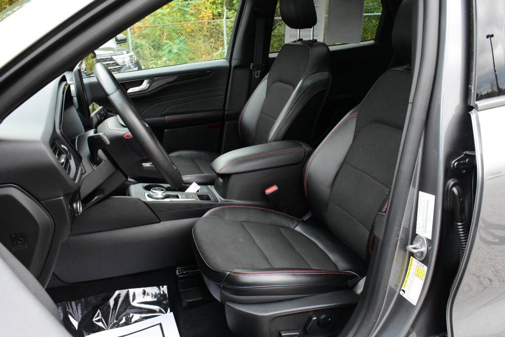 Certified 2023 Ford Escape ST-Line w/ Tech Pack #1 AWD/4WD image 10