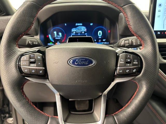 Certified 2025 Ford Explorer ST-Line w/ ST-Line Street Pack image 31