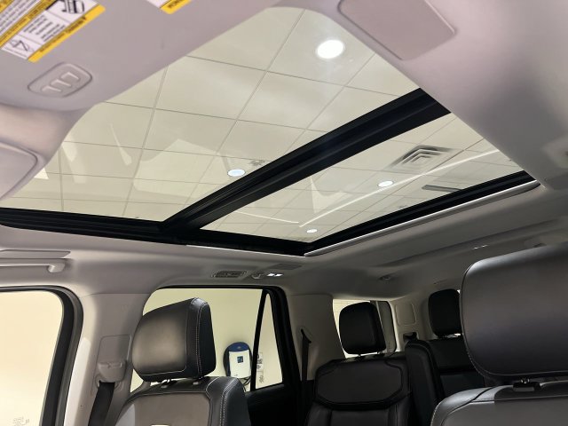 Certified 2025 Ford Expedition Platinum w/ Driver's Package AWD/4WD image 18