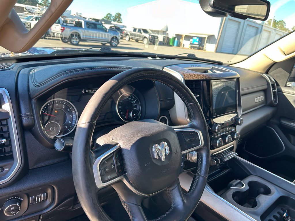 Used 2019 RAM 1500 Laramie AWD/4WD image 10