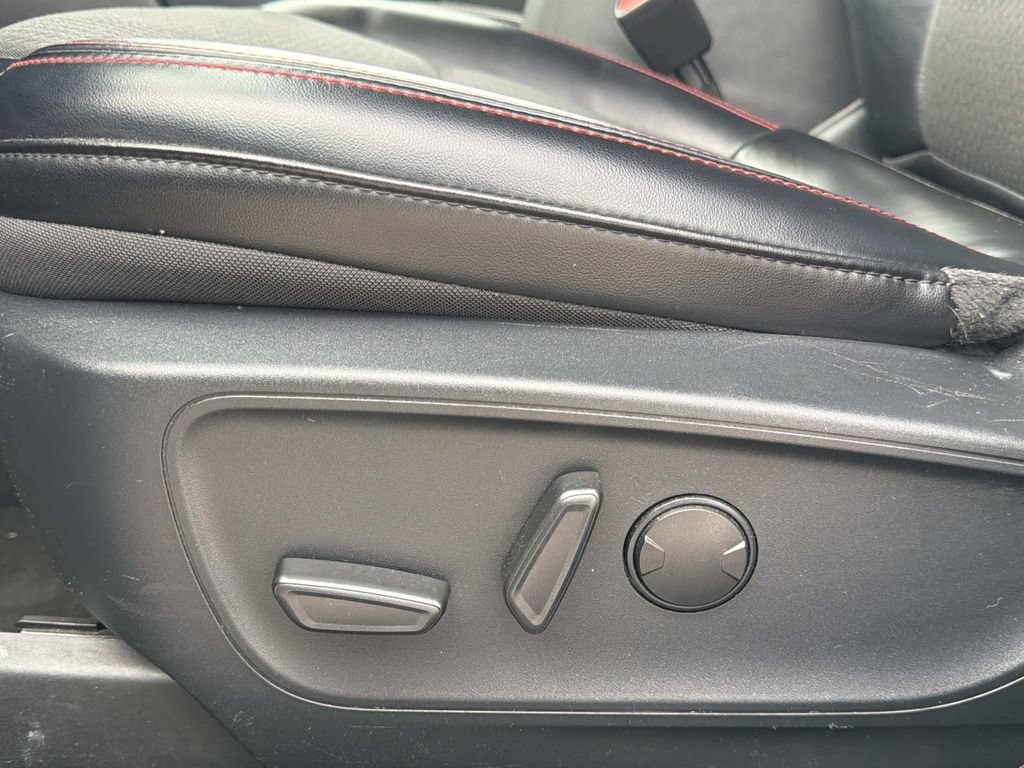 Certified 2024 Ford Escape ST-Line AWD/4WD image 13