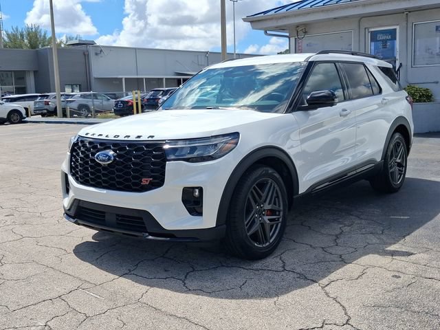 Certified 2026 Ford Explorer ST RWD image 2
