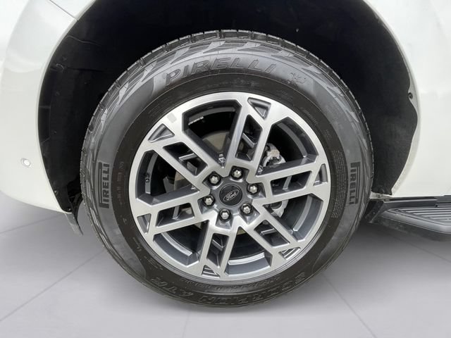 Certified 2025 Ford Expedition Active AWD/4WD image 9