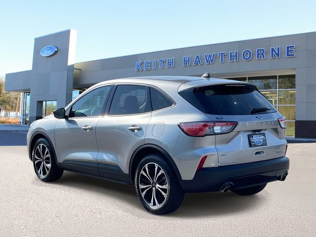 Certified 2022 Ford Escape SE w/ SE Sport Appearance Package FWD image 4