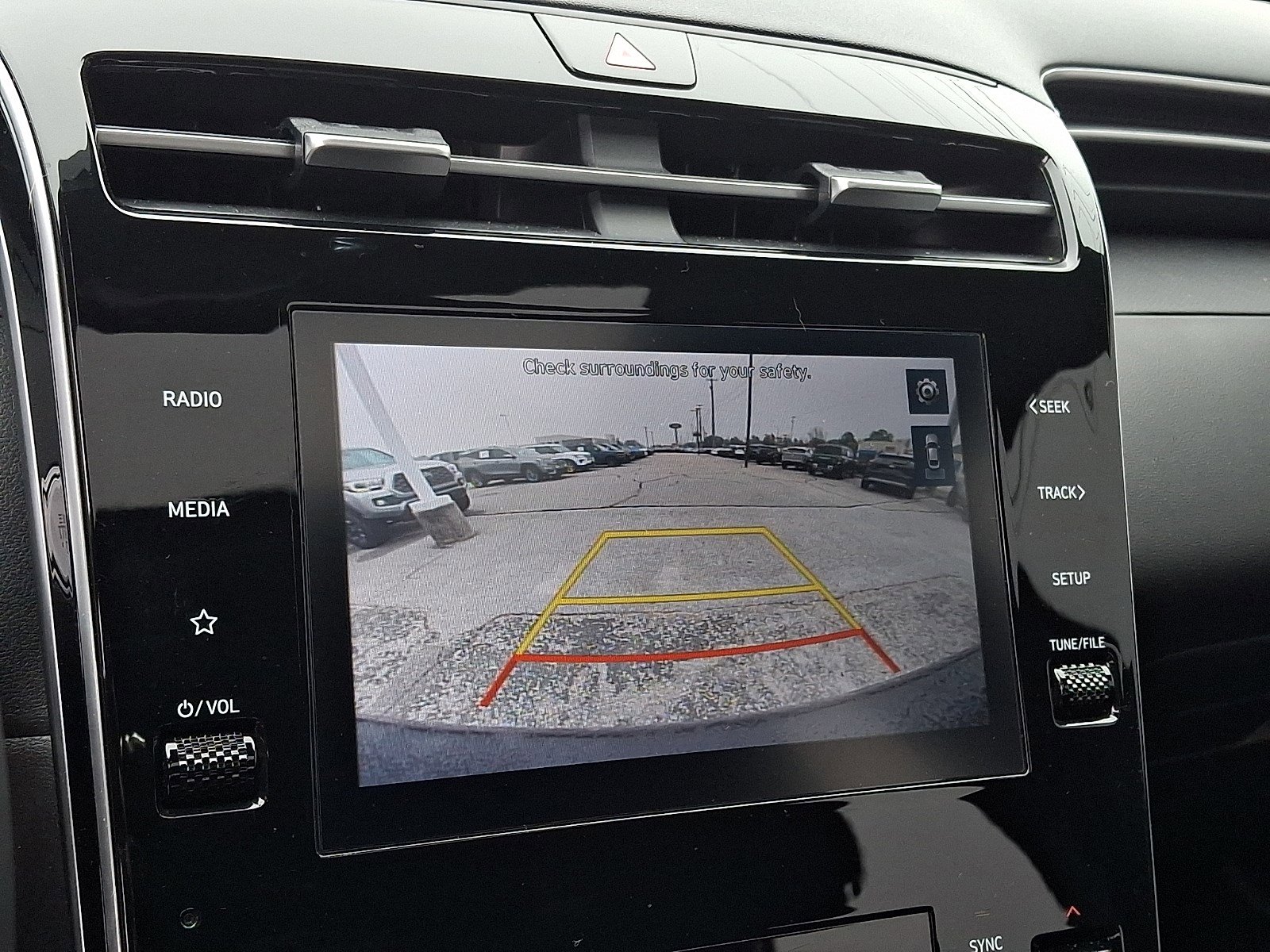 Used 2022 Hyundai Santa Cruz SEL Premium image 17