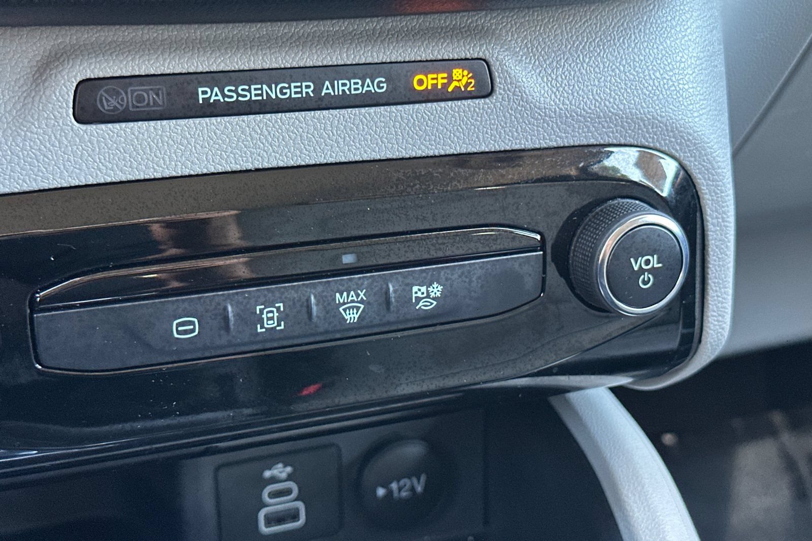 Certified 2025 Ford Escape SE FWD image 31