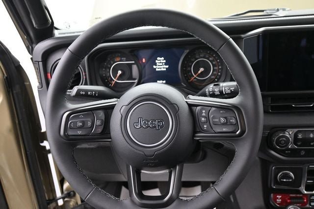 Used 2025 Jeep Wrangler Unlimited Rubicon w/ Safety Group AWD/4WD image 17