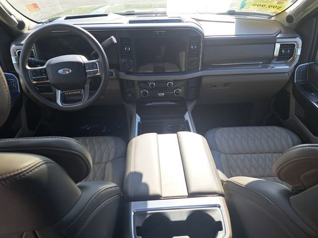 Certified 2025 Ford F450 Platinum w/ Platinum Plus Package image 9