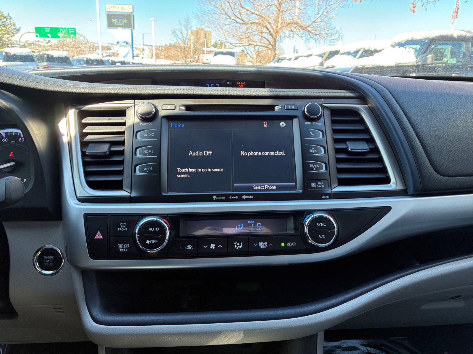 Used 2018 Toyota Highlander XLE image 12