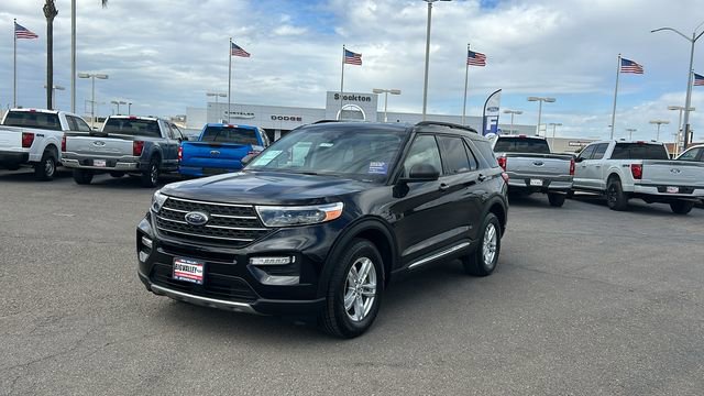 Certified 2023 Ford Explorer XLT w/ Equipment Group 202A AWD/4WD image 8
