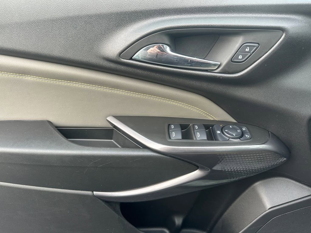 Used 2025 Chevrolet Trax ACTIV w/ Driver Confidence Package image 11