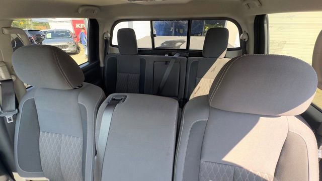 Used 2023 Nissan Titan SV image 20