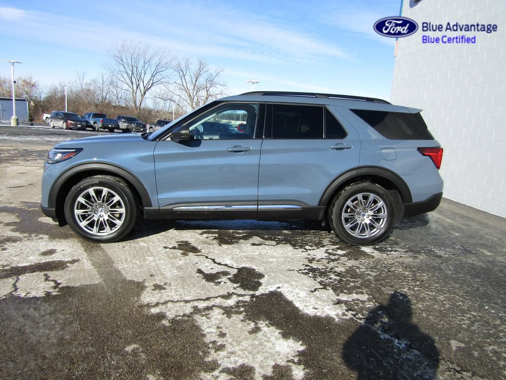 Certified 2025 Ford Explorer Active w/ Active Comfort Package AWD/4WD image 3