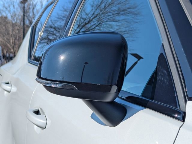 Used 2021 Volvo XC40 T5 R-Design w/ Protection Package Premier image 12