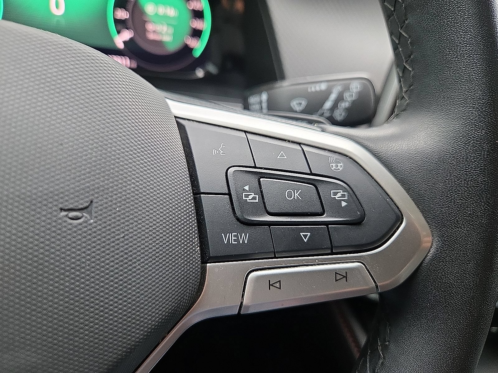 Used 2025 Volkswagen Atlas Peak Edition SE AWD/4WD image 21