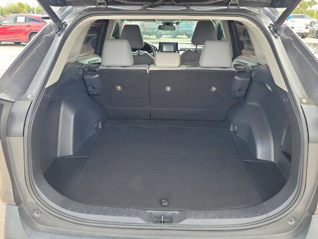 Used 2021 Toyota RAV4 XLE Premium FWD image 11