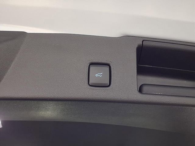 Certified 2025 Ford Escape SE w/ Class II Trailer Tow Package image 26