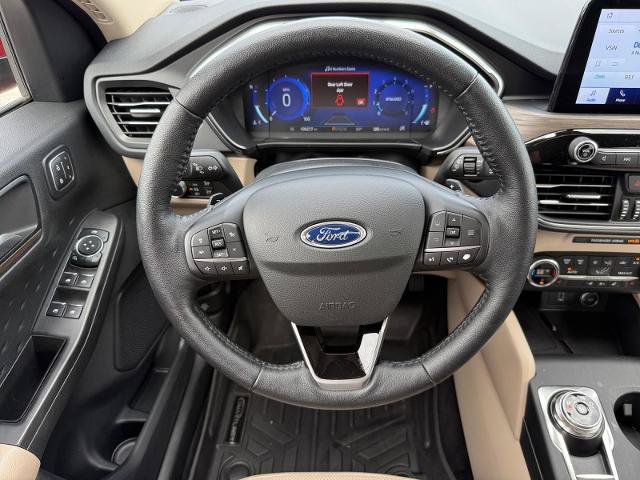 Certified 2020 Ford Escape Titanium w/ Titanium Premium Package 2.0 AWD/4WD image 15