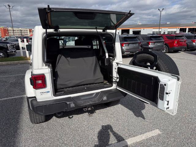 Used 2021 Jeep Wrangler Unlimited Sahara w/ Dual Top Group AWD/4WD image 9