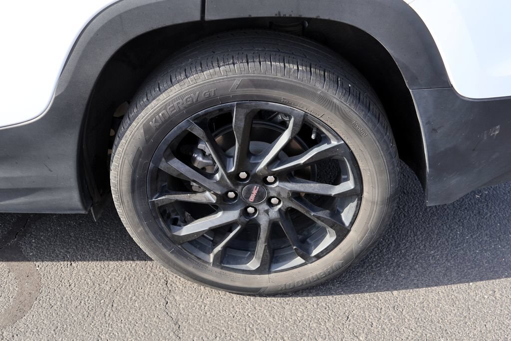 Used 2023 GMC Terrain SLE w/ Driver Convenience Package FWD image 20