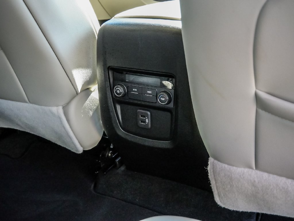 Used 2023 Buick Enclave Essence w/ Sport Touring Edition FWD image 22