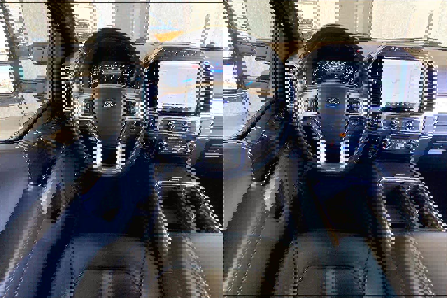 Certified 2022 Ford F450 Platinum w/ FX4 Off-Road Package image 6