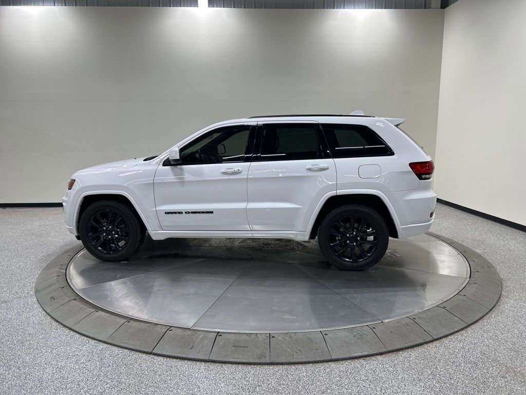 Used 2021 Jeep Grand Cherokee Laredo X image 9
