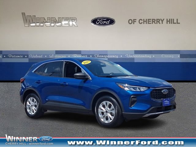 Certified 2023 Ford Escape Active w/ Tech Pack #1 AWD/4WD image 1