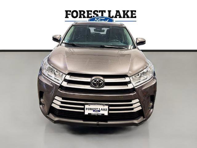 Used 2019 Toyota Highlander XLE AWD/4WD image 2