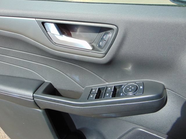 Certified 2026 Ford Escape SE FWD image 20